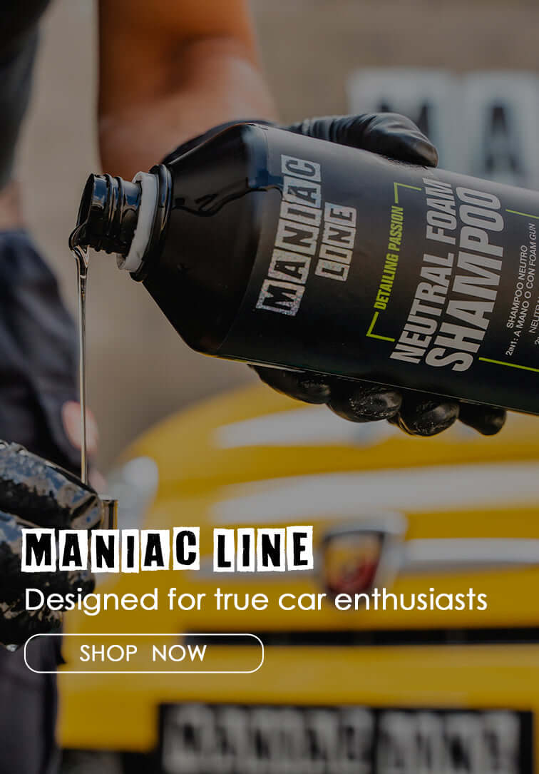 Maniac Line foam shampoo for car detailing displayed with yellow Fiat